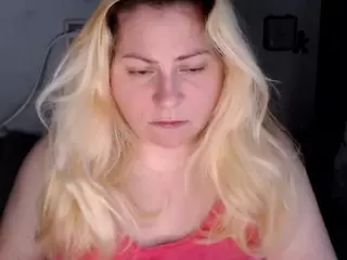 candycream17's Live Sex Cam Show