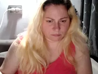 candycream17's Live Sex Cam Show