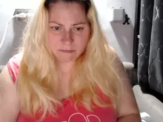 candycream17's Live Sex Cam Show