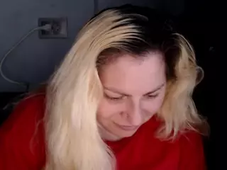 candycream17's Live Sex Cam Show
