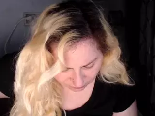 candycream17's Live Sex Cam Show