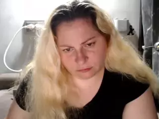 candycream17's Live Sex Cam Show