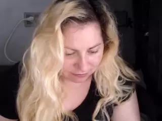 candycream17's Live Sex Cam Show