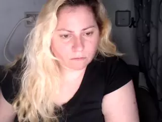candycream17's Live Sex Cam Show