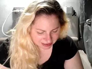 candycream17's Live Sex Cam Show