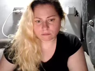 candycream17's Live Sex Cam Show