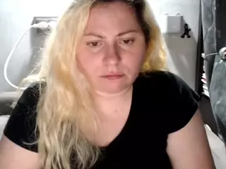 candycream17's Live Sex Cam Show