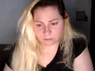 candycream17's Live Sex Cam Show
