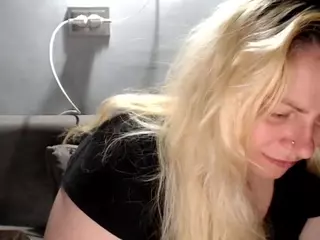 candycream17's Live Sex Cam Show