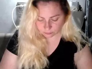 candycream17's Live Sex Cam Show