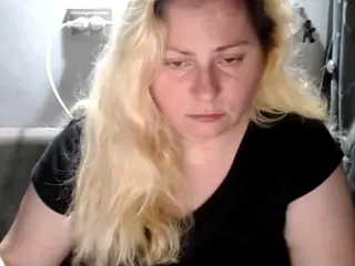 candycream17's Live Sex Cam Show