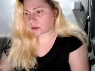 candycream17's Live Sex Cam Show