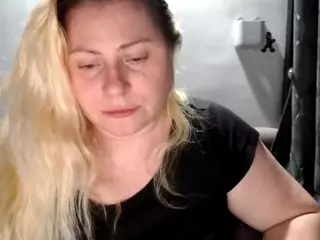 candycream17's Live Sex Cam Show
