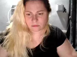 candycream17's Live Sex Cam Show