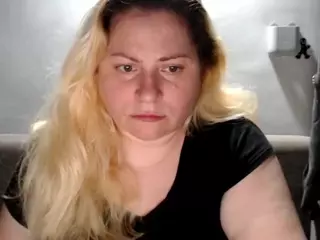 candycream17's Live Sex Cam Show