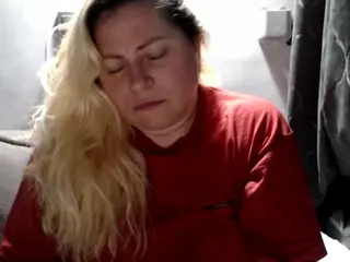 candycream17's Live Sex Cam Show