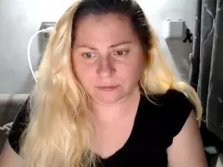 candycream17's Live Sex Cam Show