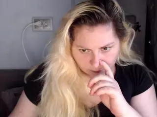 candycream17's Live Sex Cam Show