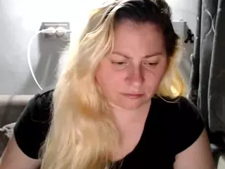 candycream17's Live Sex Cam Show