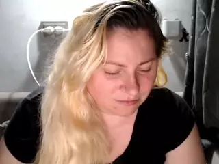 candycream17's Live Sex Cam Show