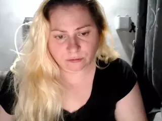 candycream17's Live Sex Cam Show