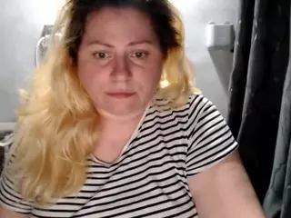 candycream17's Live Sex Cam Show