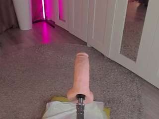 right-door's CamSoda show and profile