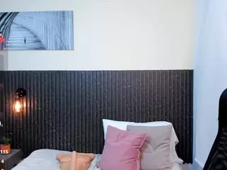 ChannelBrunnette's Live Sex Cam Show