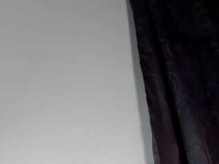 kortneyhills1 webcam model