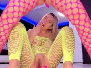 blondbabes Live Webcam on CamSoda