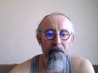 هذا النموذج مباشر الآن. buckwessle