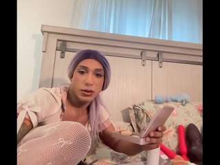 cloudedthot webcam model