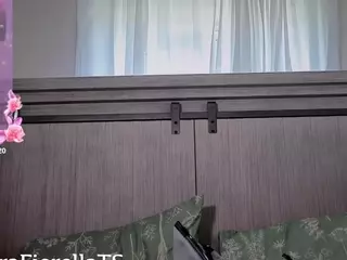 KiaraCloudsTS's Live Sex Cam Show