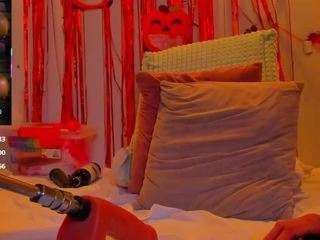 reinahorny2024 camsoda