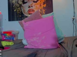 reinahorny2024 Live Webcam on CamSoda