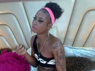 enyeeel from CamSoda is Private