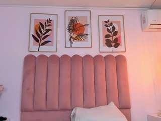 Live webcam model kiim-miller on Soda Cams