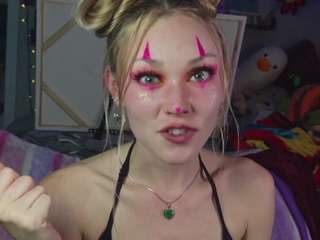 lilfknsquirt webcam model