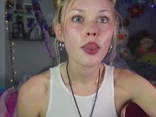 lilfknsquirt from CamSoda is Freechat