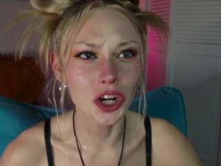 lilfknsquirt Live Webcam on CamSoda