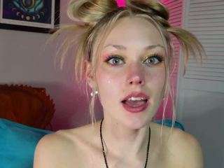 lilfknsquirt webcam model