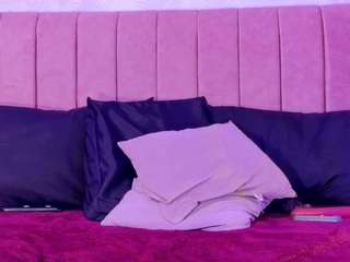 natacha-black webcam model