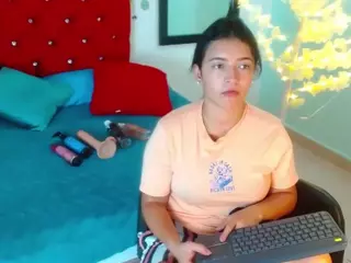 scarleth-snow's Live Sex Cam Show