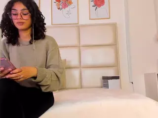 Zuky 💕's Live Sex Cam Show
