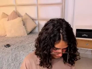 Zuky 💕's Live Sex Cam Show