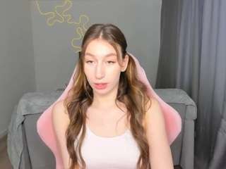 Live webcam model cassieyoung on Soda Cams