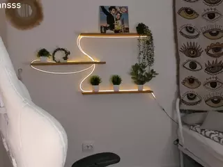 CassieYoung's Live Sex Cam Show