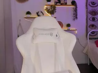 CassieYoung's Live Sex Cam Show
