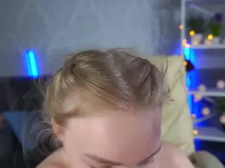 EmilySunshineS's Live Sex Cam Show