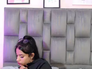 MeganLoovee's Live Sex Cam Show